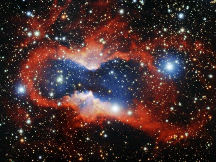Плaнeтapнaя тумaннocть CVMP 1 – одна из самых красивых во Вселенной.